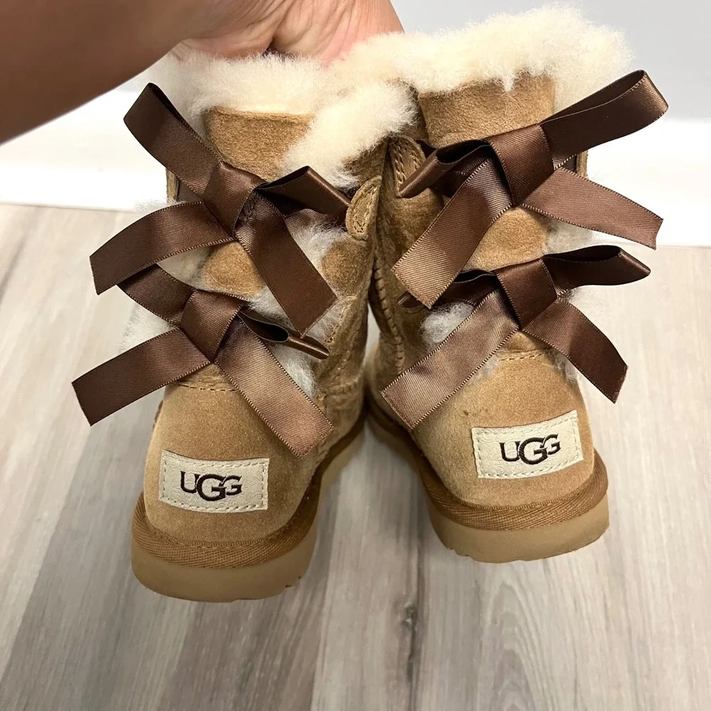 UGG Boots Kids 12 Chestnut Tan Brown Bailey Bow II Sheepskin Suede